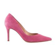 Elegante Pink Suede Pumps