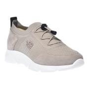 Sneaker in beige fabric