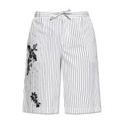 Påsyede shorts