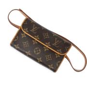 Pre-owned Canvas louis-vuitton-tasker