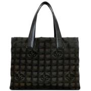 Pre-owned nylon chanel-tasker