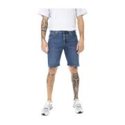 Bermuda / Shorts