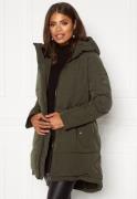 Svea W. Hourglass Puffer Jacket 206 Dark Army XS