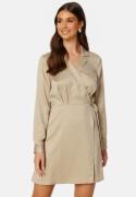 BUBBLEROOM Destinee wrap dress Light nougat 34