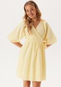 SELECTED FEMME Slfhannah 2/4 SHORT WRAP BRODE Pastel Yellow 38