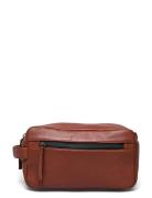 Clean Toiletry Bag 2 Room Toilettaske Brown Still Nordic