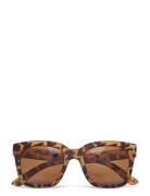 Sunglasses Solbriller Brown Sofie Schnoor Young