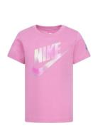 Nike Printed Club Graphic Tee Tops T-Kortærmet Skjorte Pink Nike