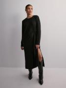 Pieces - Langærmede kjoler - Black - Pcjysalinda Ls Long Dress D2D Pb ...