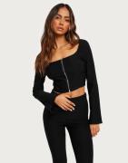 Nelly - Sort - Slim Slit Top