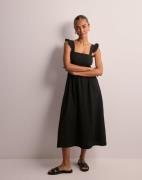 Pieces - Sort - Pcluna Smock Strap Dress Sa Bc