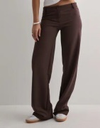 Nelly - Brun - Keep It Up Low Waist Suit Pants