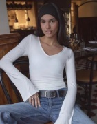 Nelly - Hvid - Ultra Soft V Neck LS Top