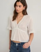 Nelly - Hvid - Sweet Detail Blouse